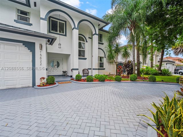 15822 SW 103rd Ln, Miami, FL 33196