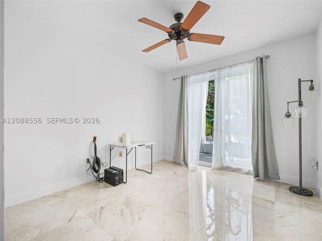 15822 SW 103rd Ln, Miami, FL 33196