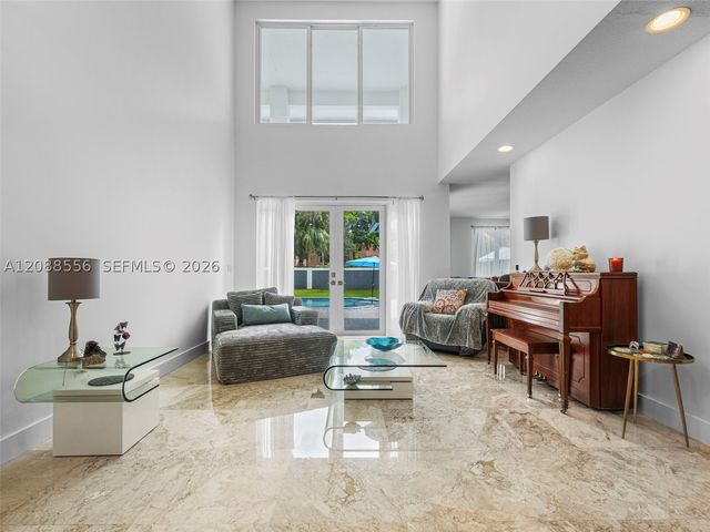 15822 SW 103rd Ln, Miami, FL 33196