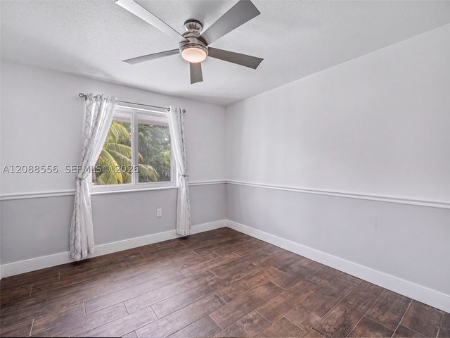15822 SW 103rd Ln, Miami, FL 33196