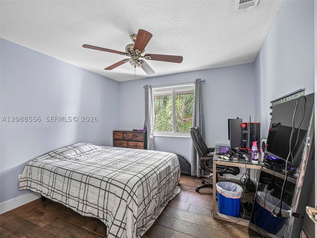 15822 SW 103rd Ln, Miami, FL 33196
