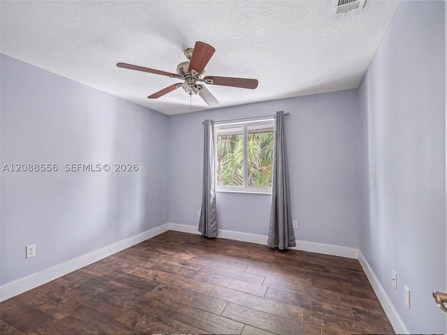 15822 SW 103rd Ln, Miami, FL 33196