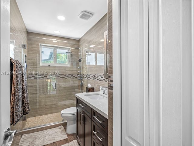 15822 SW 103rd Ln, Miami, FL 33196