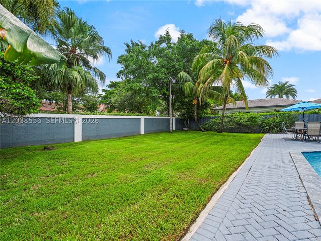 15822 SW 103rd Ln, Miami, FL 33196