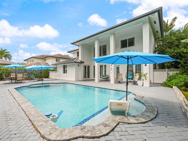 15822 SW 103rd Ln, Miami, FL 33196