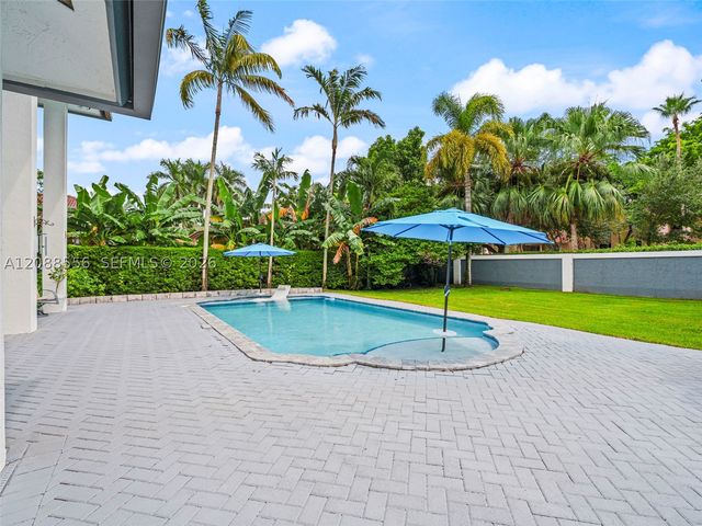 15822 SW 103rd Ln, Miami, FL 33196