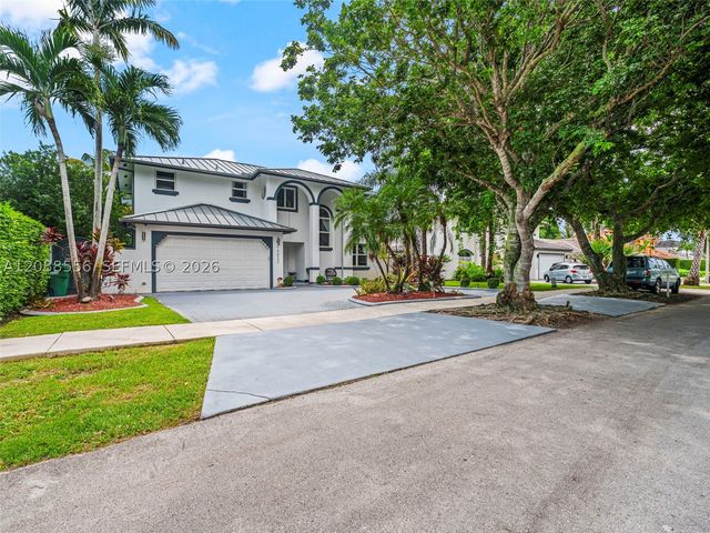15822 SW 103rd Ln, Miami, FL 33196