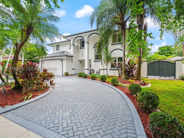 15822 SW 103rd Ln, Miami, FL 33196