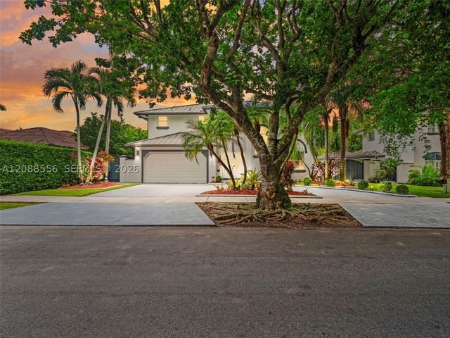 15822 SW 103rd Ln, Miami, FL 33196