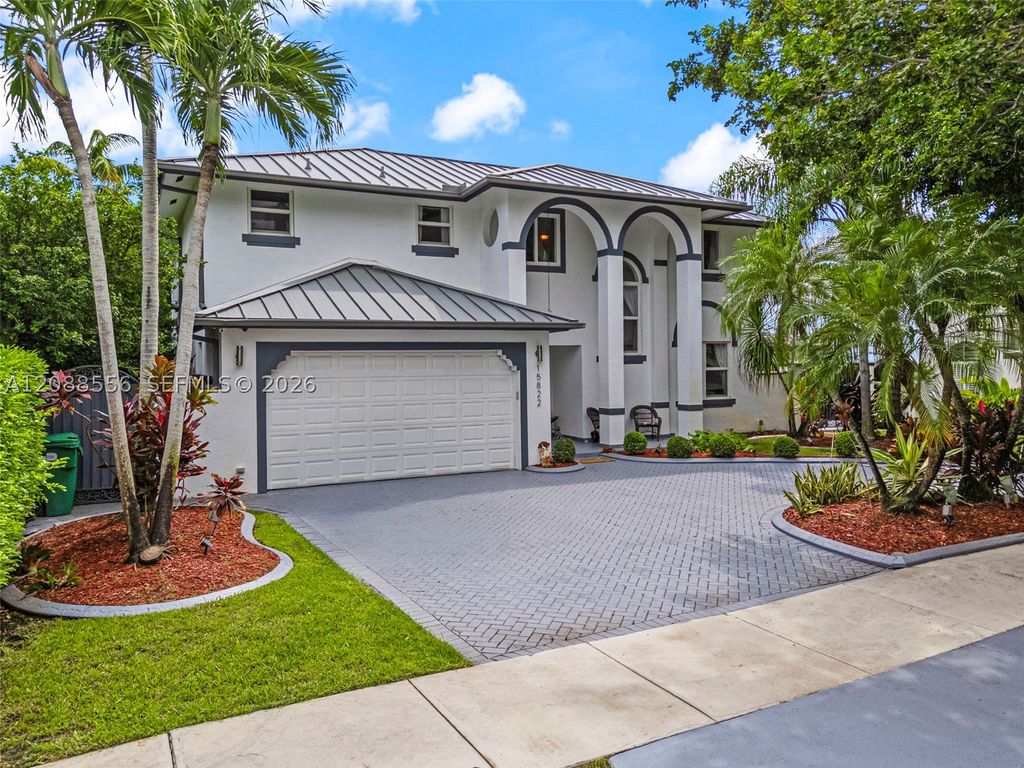 15822 SW 103rd Ln, Miami, FL 33196