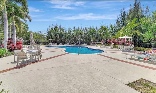 1057 SE 6th Ave 0, Dania Beach, FL 33004