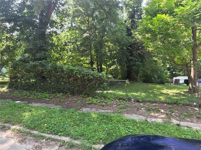 1820 Lawn Avenue, Kansas City, MO 64127