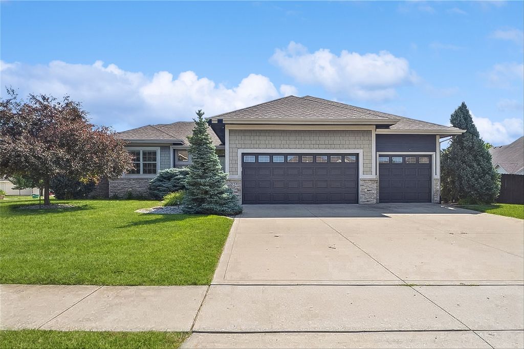 2773 NW 152nd Street, Clive, IA 50325