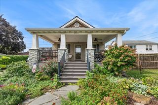 1711 Cora Street, Crest Hill, IL 60403