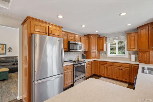 1423 Belle River Road, East China Township, MI 48054