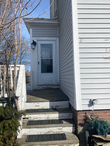 8 Ham Street, Dover, NH 03820