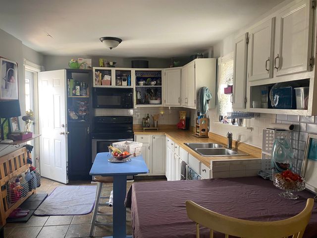 8 Ham Street, Dover, NH 03820