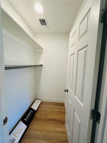 2801 Ennis Avenue, Fort Worth, TX 76111