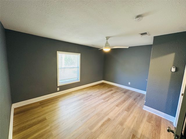 2801 Ennis Avenue, Fort Worth, TX 76111