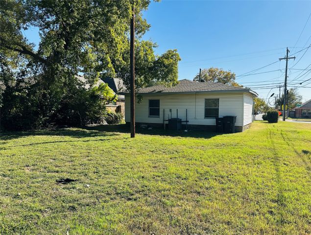 2801 Ennis Avenue, Fort Worth, TX 76111