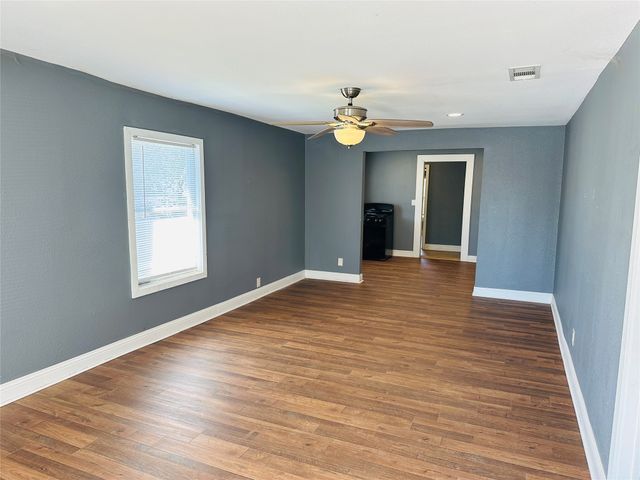 2801 Ennis Avenue, Fort Worth, TX 76111