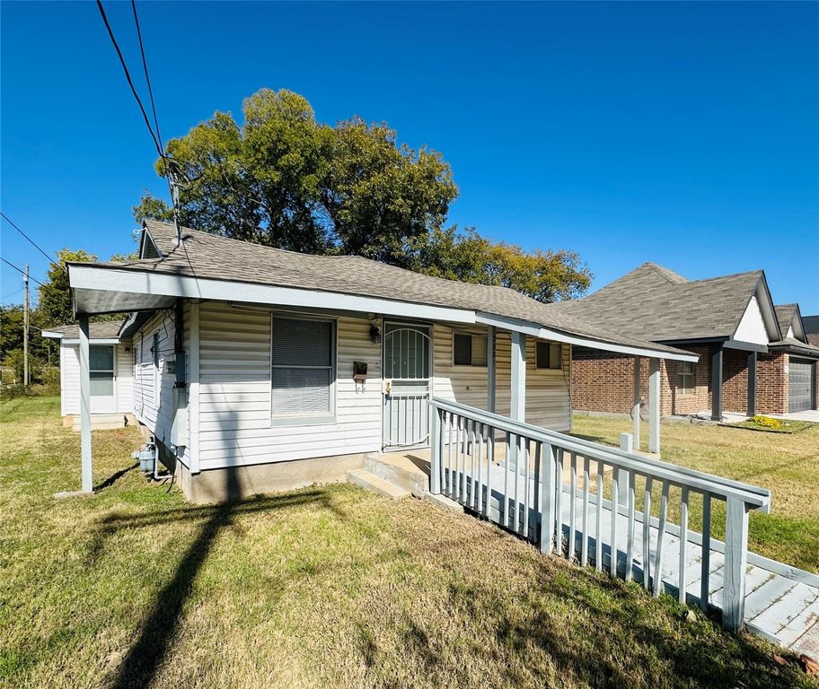 2801 Ennis Avenue, Fort Worth, TX 76111