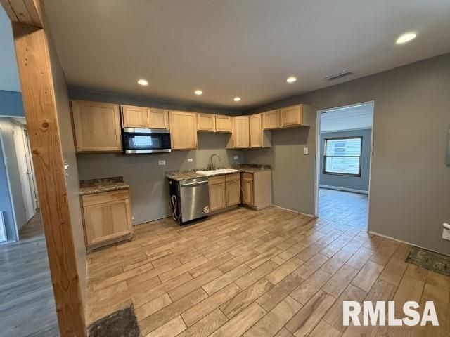 1726 W Granview Drive, Quincy, IL 62301