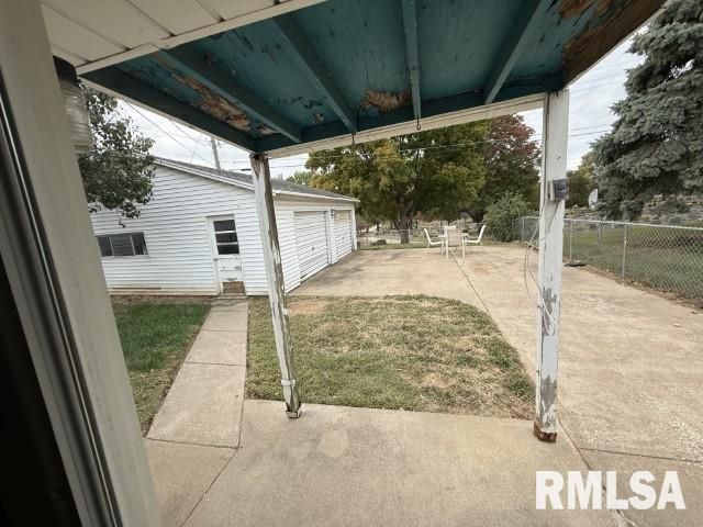 1726 W Granview Drive, Quincy, IL 62301