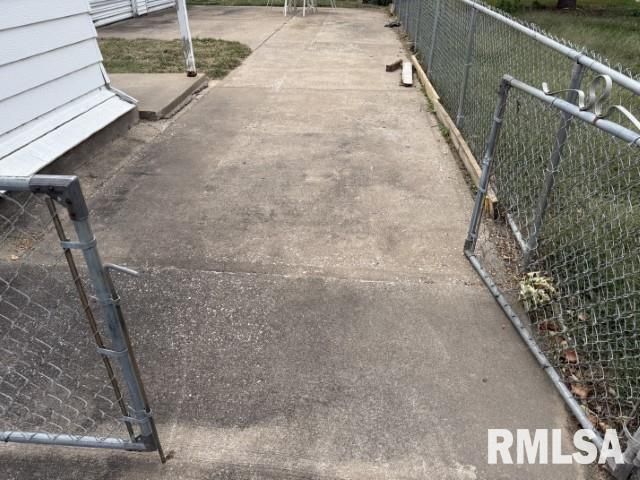 1726 W Granview Drive, Quincy, IL 62301