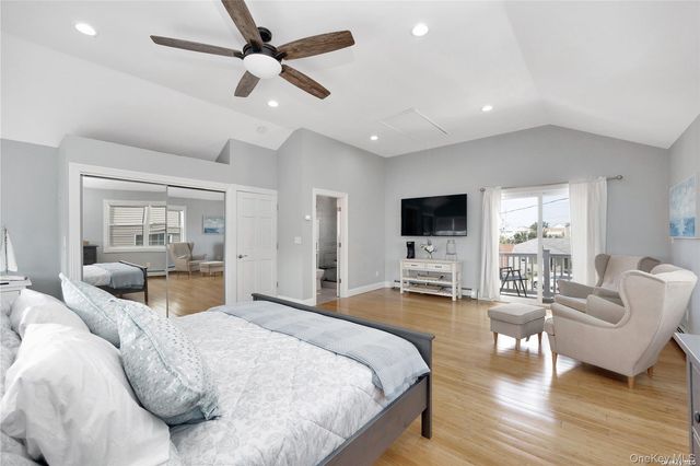 81 Barnes St, Long Beach, NY 11561