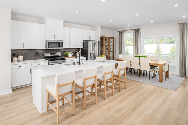 108 Scenic Ridge Drive, Robinson Twp, PA 15205