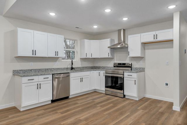 1103 E Smith Street, Springfield, MO 65803