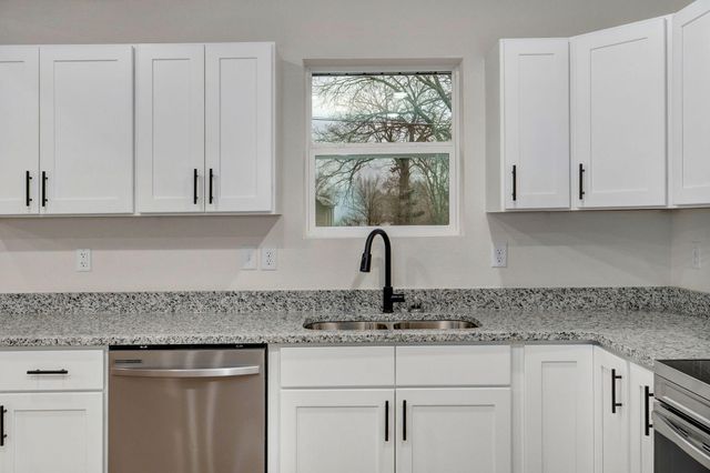 1103 E Smith Street, Springfield, MO 65803