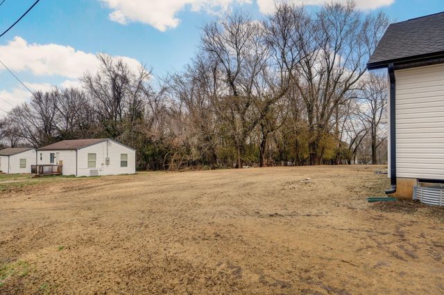 1103 E Smith Street, Springfield, MO 65803