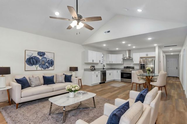 1103 E Smith Street, Springfield, MO 65803