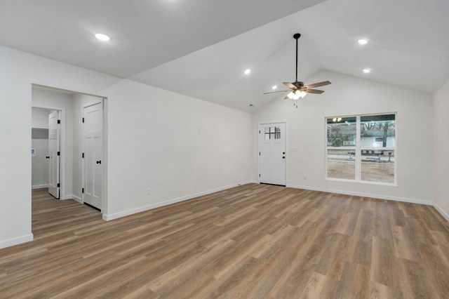 1103 E Smith Street, Springfield, MO 65803