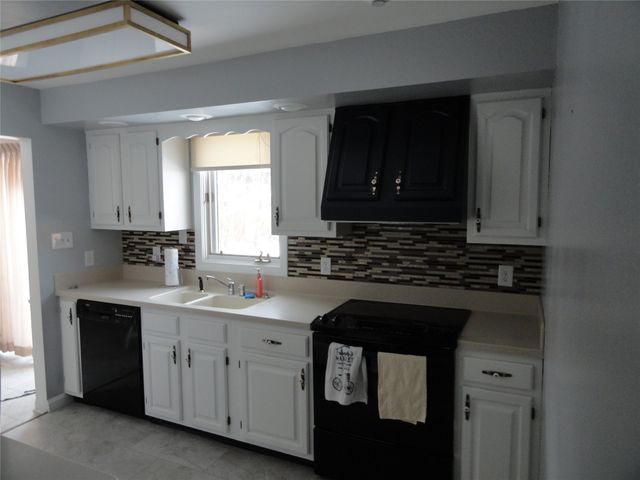 626 SEMINOLE Drive, Erie, PA 16505