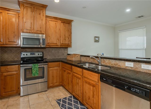 3802 Estes Park, College Station, TX 77845