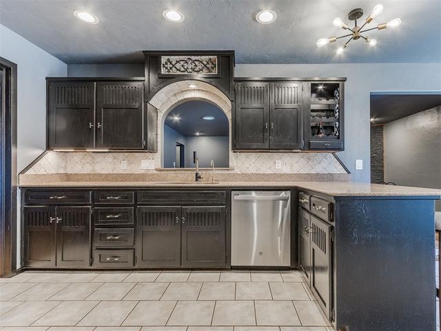 9724 Briarcreek Drive, Oklahoma City, OK 73162