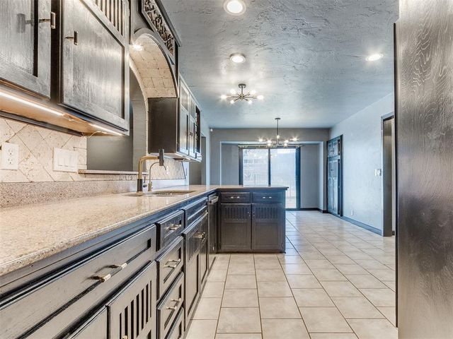 9724 Briarcreek Drive, Oklahoma City, OK 73162