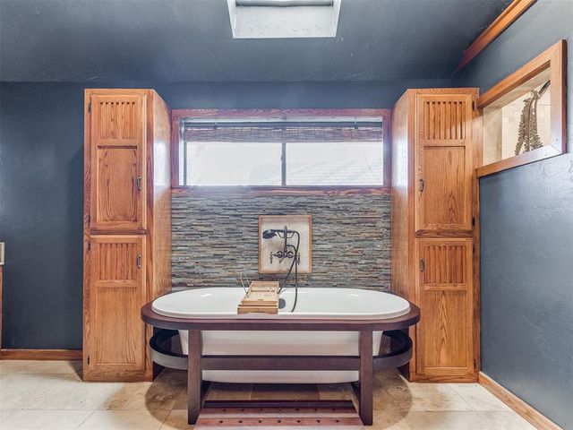 9724 Briarcreek Drive, Oklahoma City, OK 73162