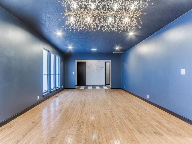 9724 Briarcreek Drive, Oklahoma City, OK 73162