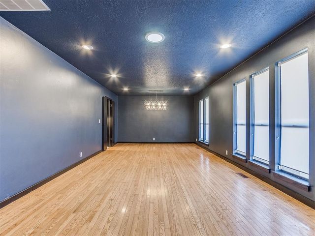 9724 Briarcreek Drive, Oklahoma City, OK 73162