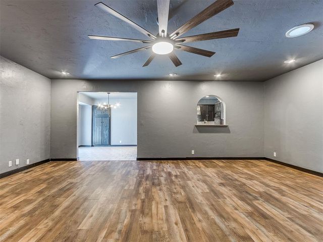 9724 Briarcreek Drive, Oklahoma City, OK 73162