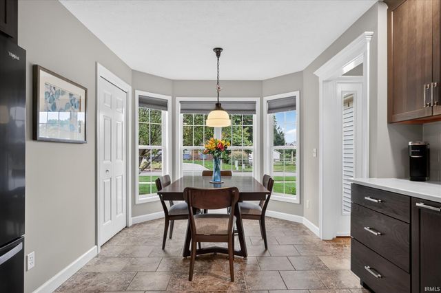 102 Livingston Bay Court, Mishawaka, IN 46544