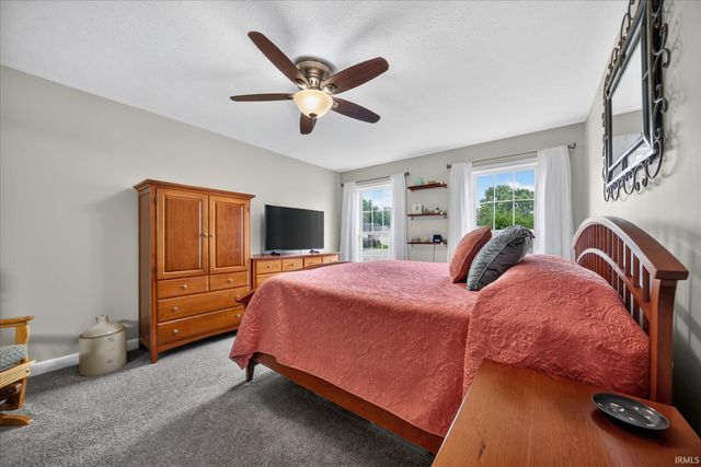 102 Livingston Bay Court, Mishawaka, IN 46544