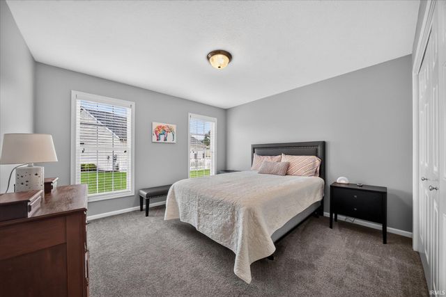 102 Livingston Bay Court, Mishawaka, IN 46544
