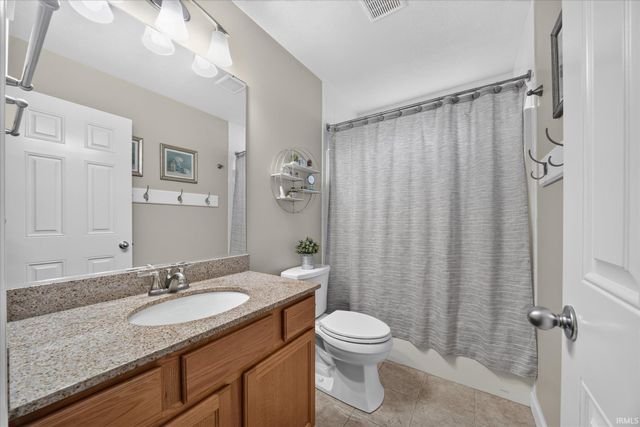 102 Livingston Bay Court, Mishawaka, IN 46544
