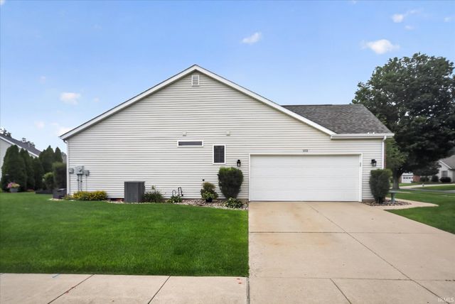 102 Livingston Bay Court, Mishawaka, IN 46544