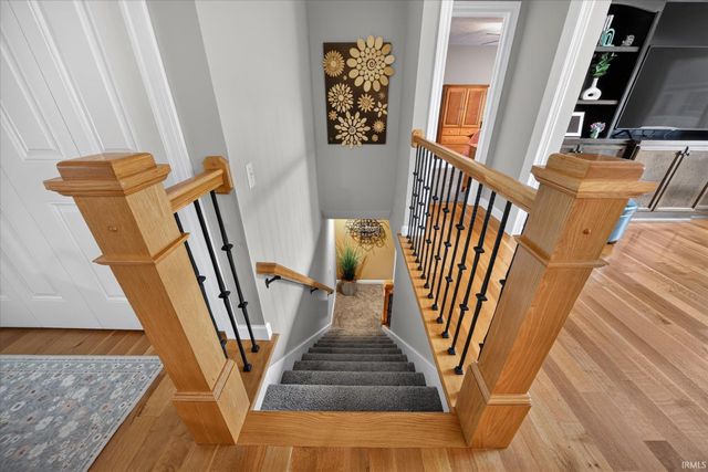 102 Livingston Bay Court, Mishawaka, IN 46544
